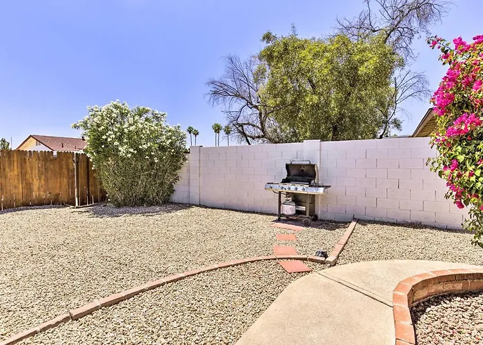 3 Mi To Asu! Snowbird Poolside Escape In Holiday home *